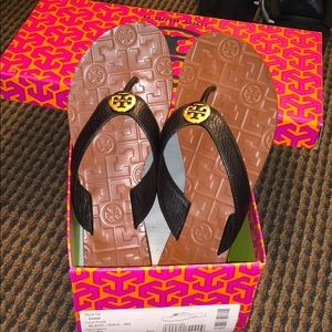 Tori Burch Black Thora, Tumbled leather, Size 8